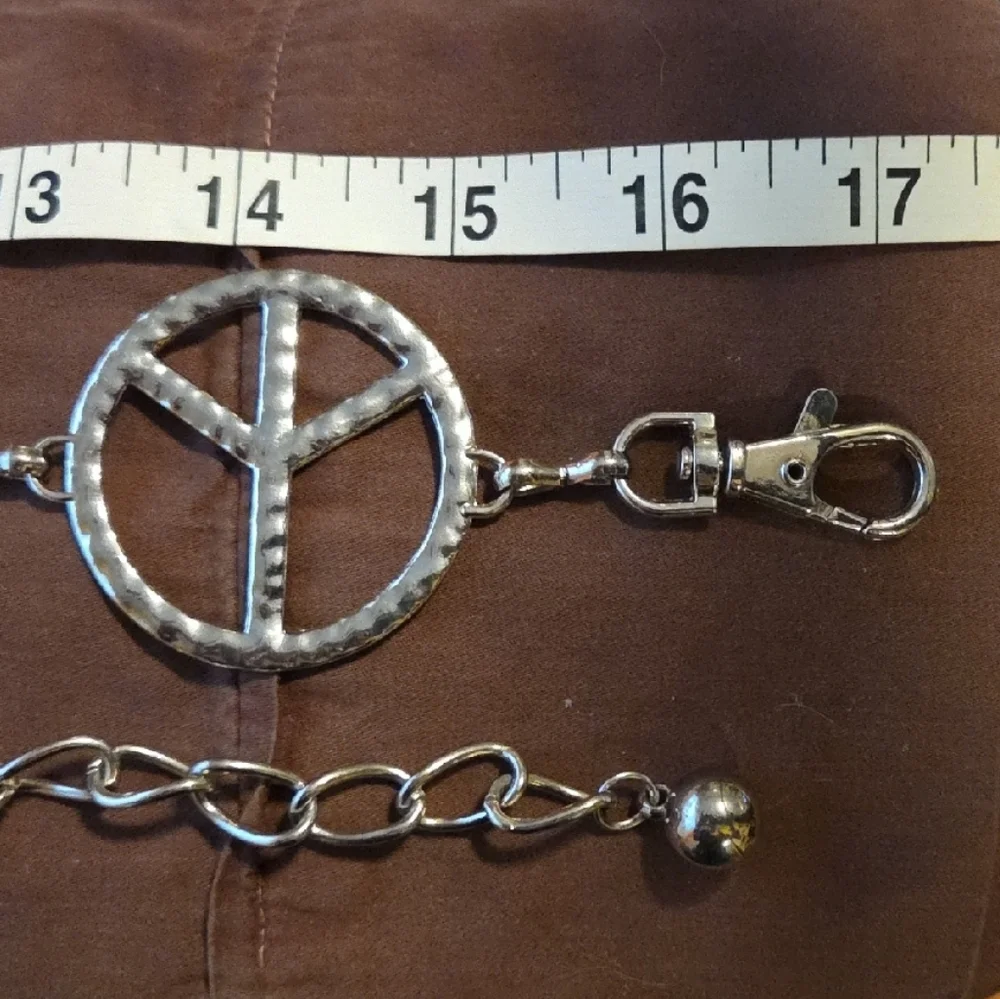 ☮️🩶Silver Repoussé (Hammered) Vintage Bohemian Peace Sign Chain Belt🩶☮️ - Picture 7 of 8